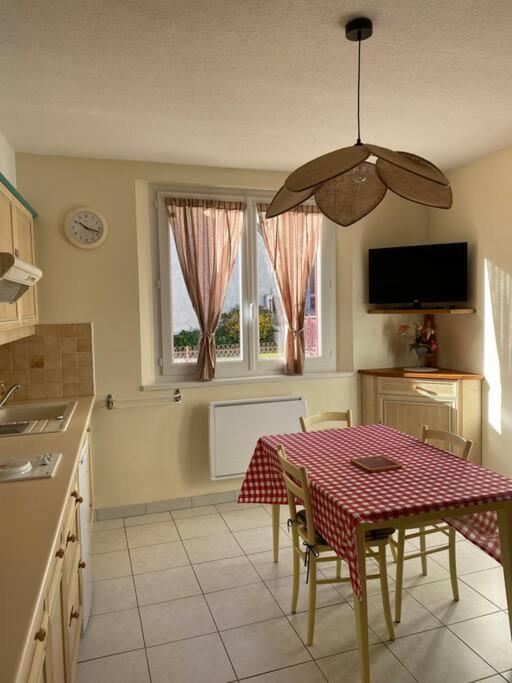 Appartement Au Centre Ville. โกเตอเรต์ ภายนอก รูปภาพ
