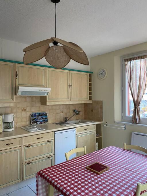 Appartement Au Centre Ville. โกเตอเรต์ ภายนอก รูปภาพ